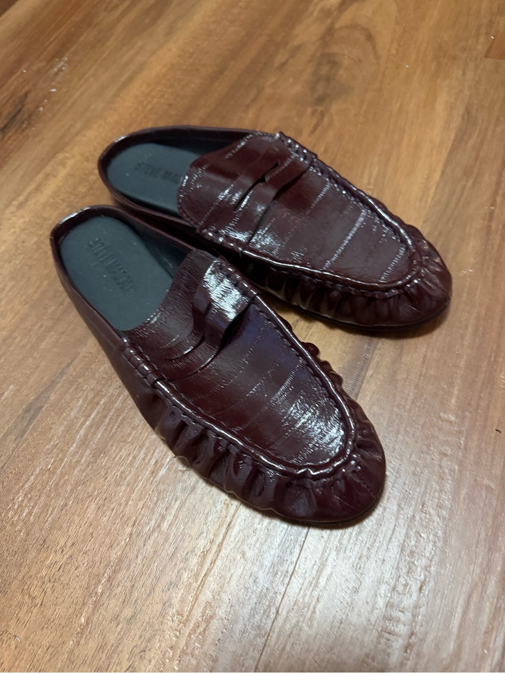 Steve Madden Penny Loafers in Burgundy Croc 9.5